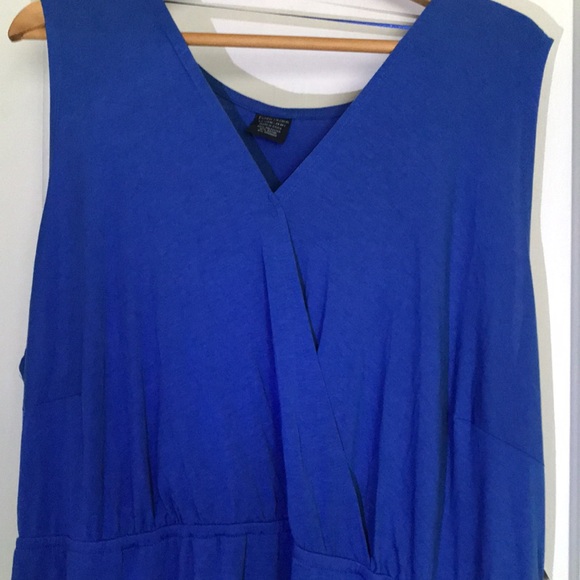 A summer dress - Picture 2 of 4